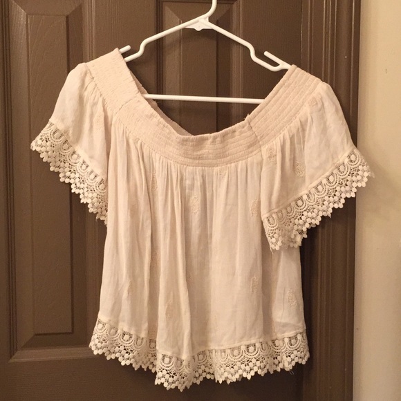 American Eagle Outfitters Tops - 🦅American Eagle 🦅 off shoulder top